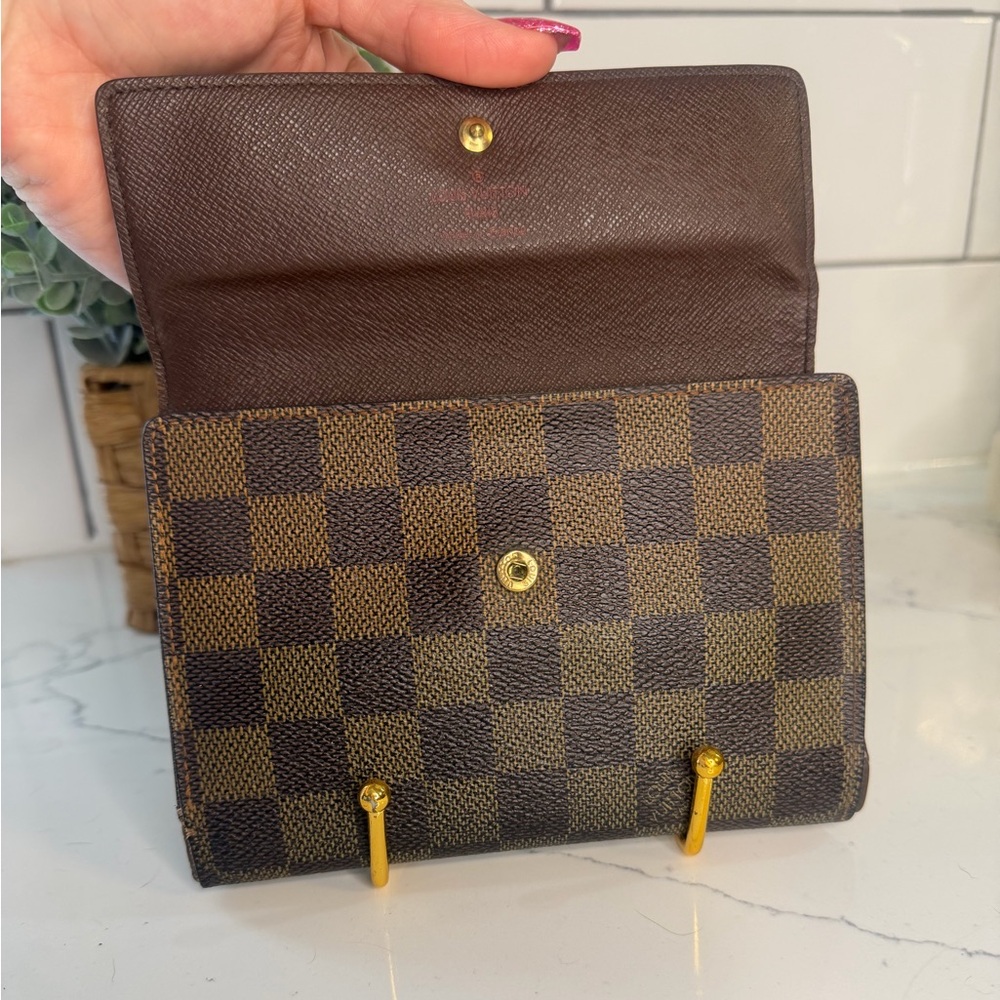 Authentic vintage Louis Vuitton Damier Ebene women’s wallet. - Picture 14 of 15
